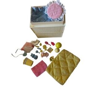 VTG Barbie Heart  Family Nursery Set 1984 26 Pieces